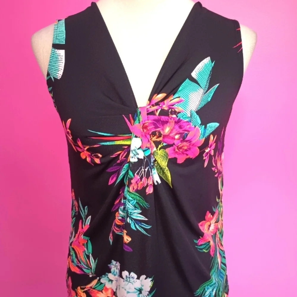 Worthington ladies Black floral sleeveless blouse (Size PS)